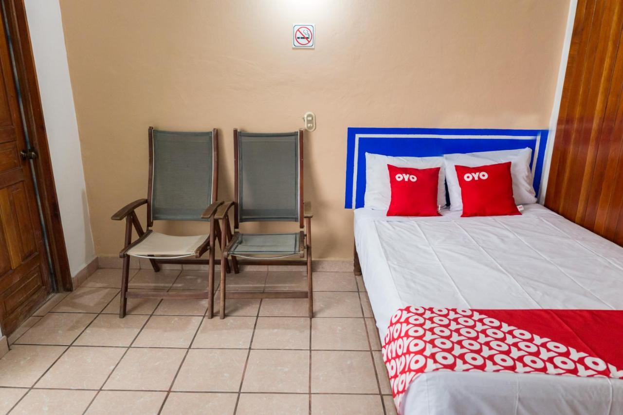 Hotel Isis Zihuatanejo Bagian luar foto
