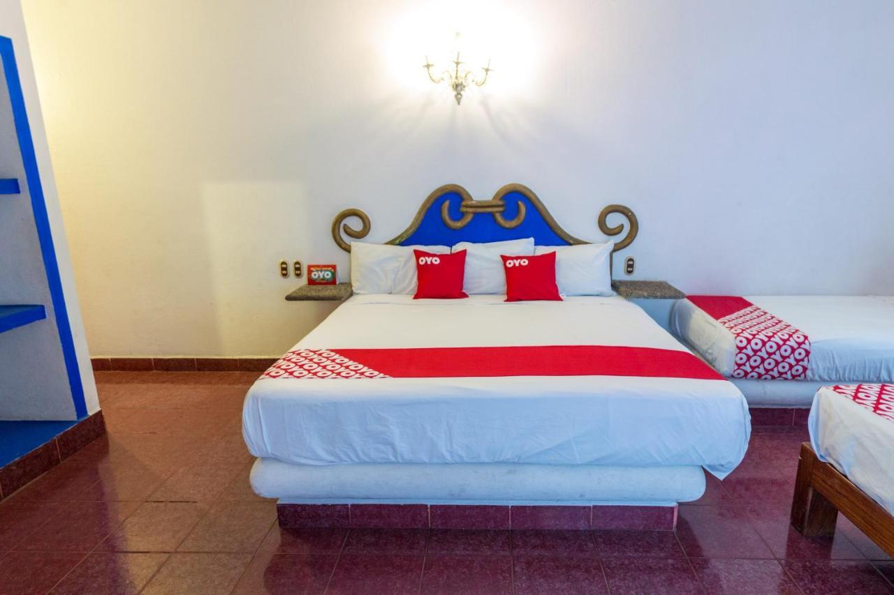 Hotel Isis Zihuatanejo Bagian luar foto