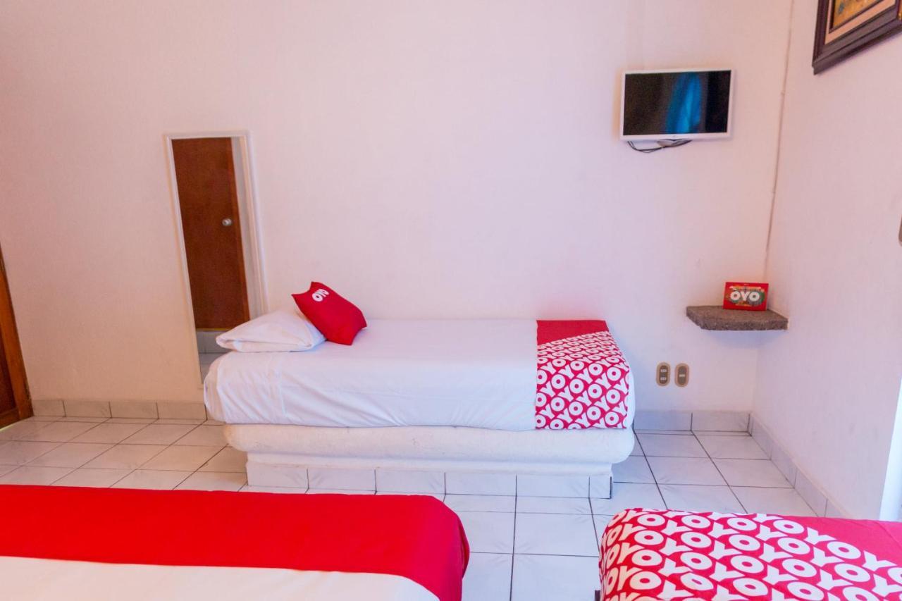 Hotel Isis Zihuatanejo Bagian luar foto