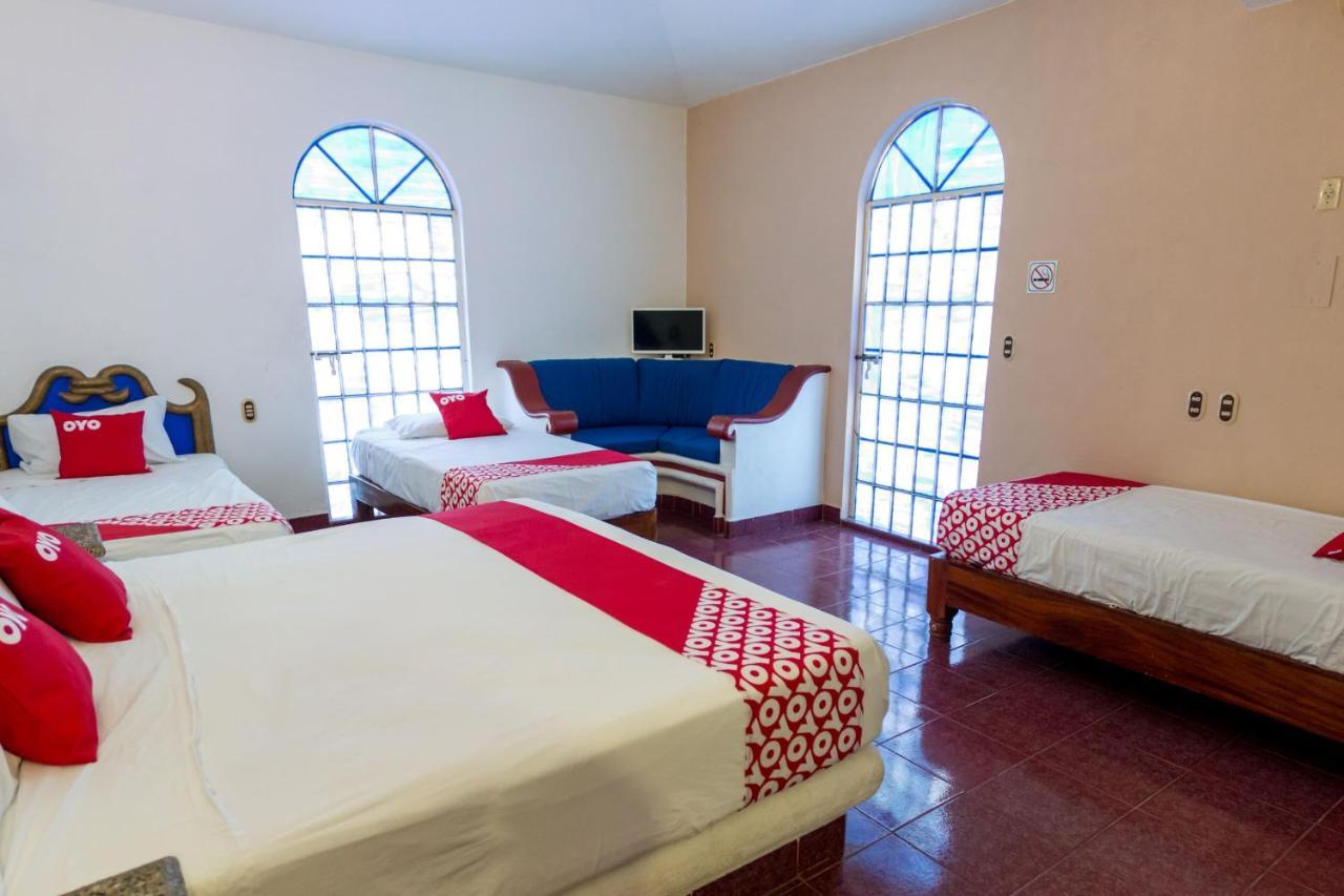 Hotel Isis Zihuatanejo Bagian luar foto