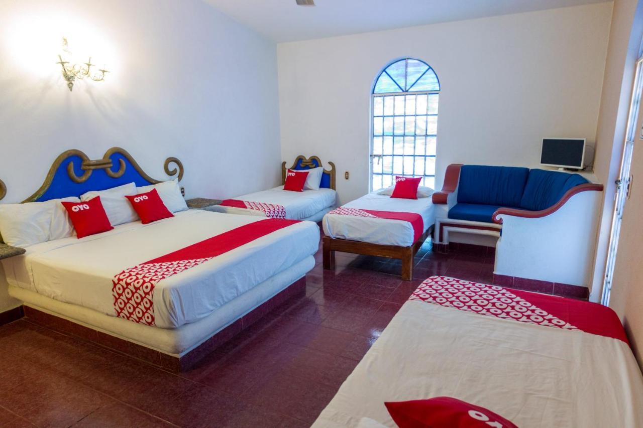 Hotel Isis Zihuatanejo Bagian luar foto