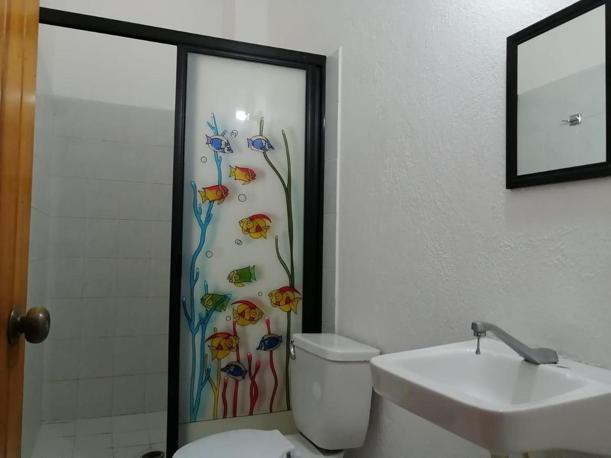 Hotel Isis Zihuatanejo Bagian luar foto